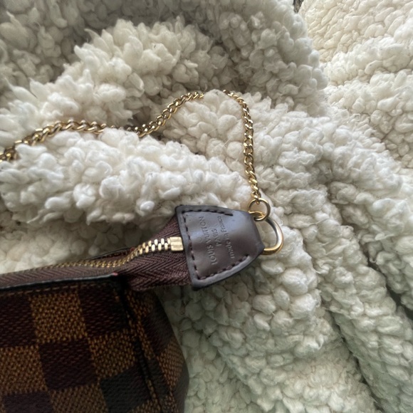 Louis Vuitton Pochette - Picture 9 of 14